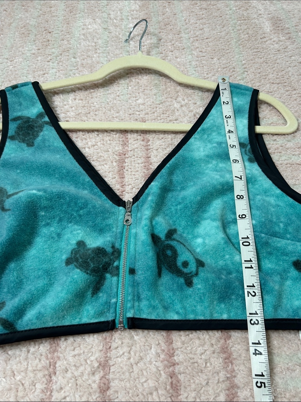 NWT STAUD Turquoise Turtle Print Fleece Springs Crop Top Black Trim Size 10 - Picture 12 of 12